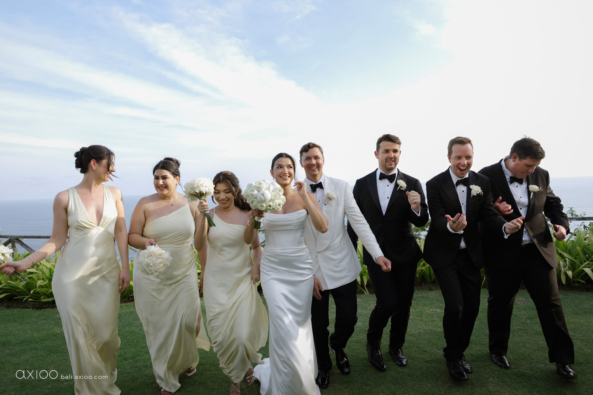 Axioo: In the Spur of the Moment